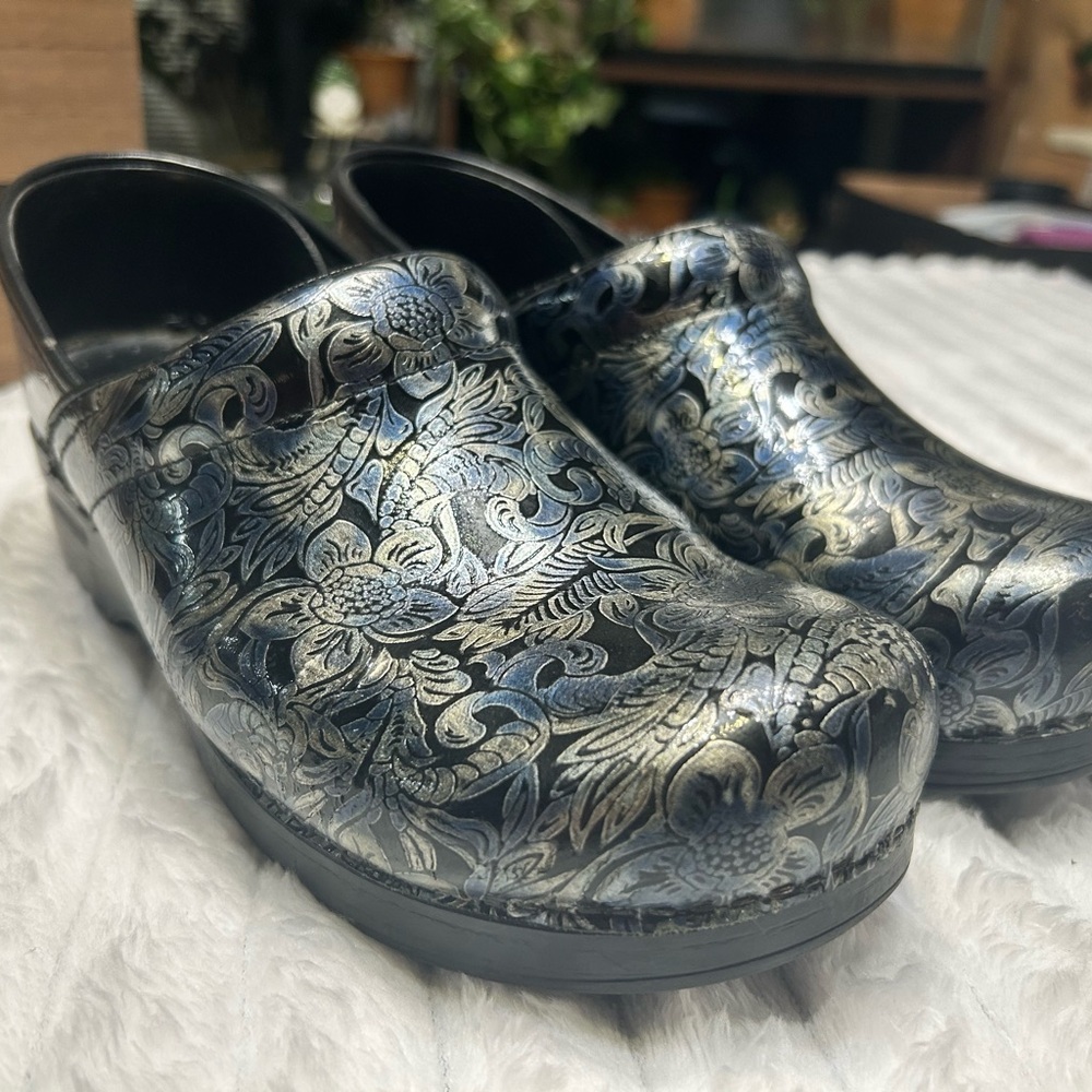 Dansko Black w/ Metallic Floral Design Nursing Shoes, Women’s Size 9.5 - 10